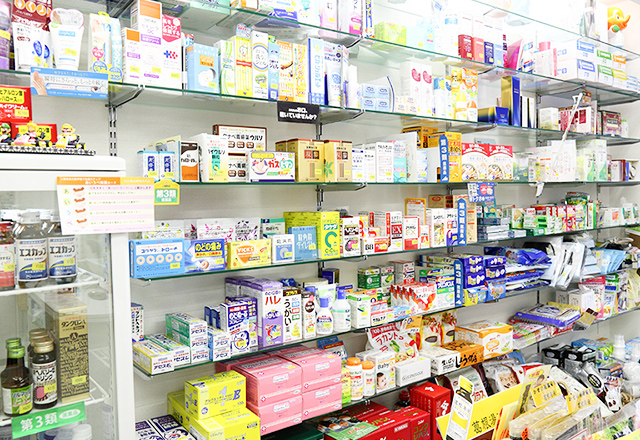 処方せんポストです。閉店時に処方せんを入れていただきますと、次の営業日にお渡しすることができます。